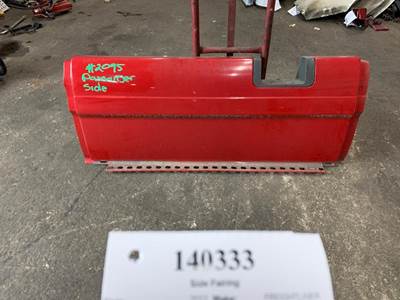 Freightliner 22-65006-005 Right Fairing for a Freightliner CASCADIA 125BBC