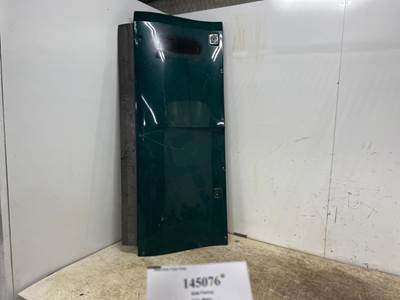 Mack Pinnacle CXU612 Left Fairing for a Mack CXU612