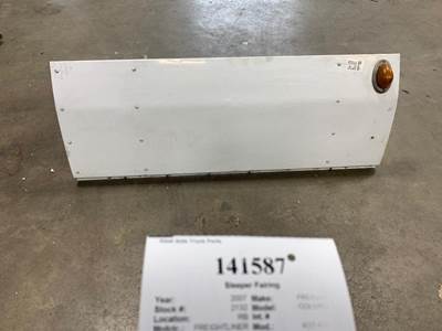 Freightliner A22-44904-000 Left Sleeper Fairing for a Freightliner COLUMBIA 120