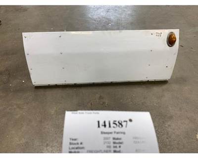 Freightliner A22-44904-000 Left Sleeper Fairing for a Freightliner COLUMBIA 120