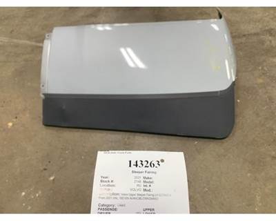 Volvo 82745124 Left Sleeper Fairing for a Volvo VNL