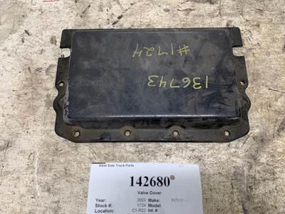 Cummins 3075022 Valve Cover for a International 9200I