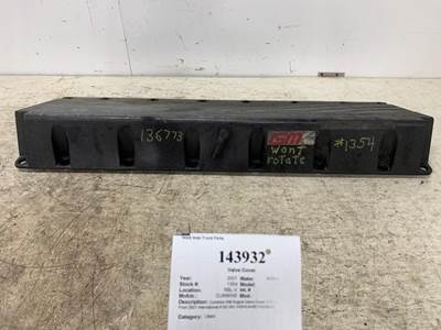 Cummins 3161791 Valve Cover for a International 8100