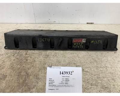 Cummins 3161791 Valve Cover for a International 8100
