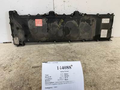 Detroit A4710101330 Valve Cover for a Freightliner CASCADIA 126