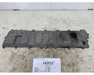 International 3007686C2 Valve Cover for a International Prostar