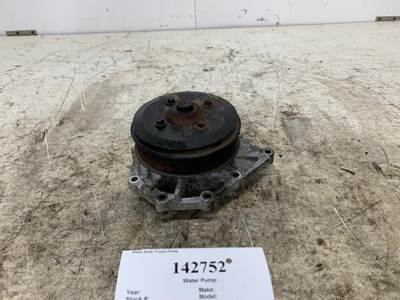 International 7091873C1 Water Pump