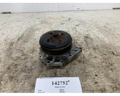 International 7091873C1 Water Pump