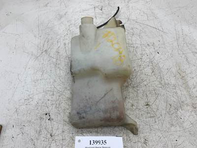 Freightliner A22-52303-000 Windshield Washer Reservoir for a Freightliner CENTURY CLASS 120