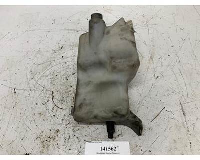Freightliner A22-61372-000 Windshield Washer Reservoir for a Freightliner COLUMBIA 120