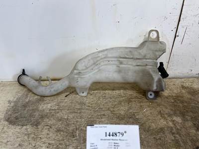 Freightliner A22-77097-000 Windshield Washer Reservoir for a Freightliner CASCADIA 126