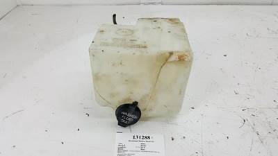 INTERNATIONAL Windshield Washer Reservoir  468885C91
Removed from 1988 S2300