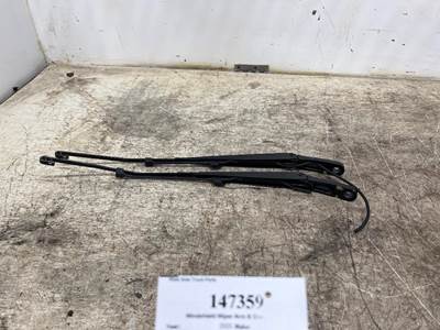 Freightliner A22-73523-000 Windshield Wiper Arm for a Freightliner CASCADIA 126
