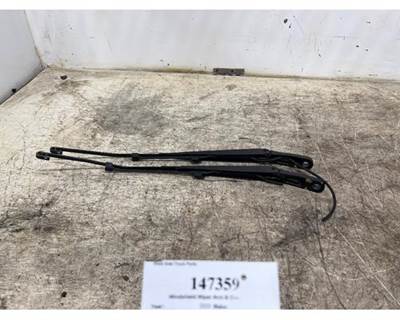 Freightliner A22-73523-000 Windshield Wiper Arm for a Freightliner CASCADIA 126