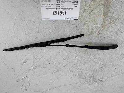 Freightliner A22-73523-001 Right Windshield Wiper Arm for a Freightliner CASCADIA 125BBC