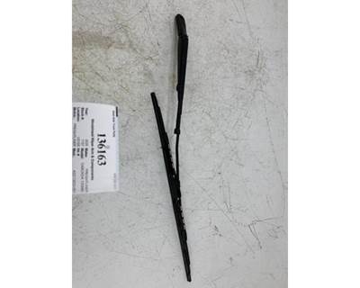 Freightliner A22-73523-001 Right Windshield Wiper Arm for a Freightliner CASCADIA 125BBC