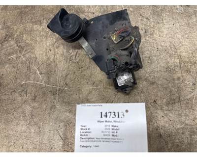 Mack 84724206 Windshield Wiper Motor for a Mack CXU613