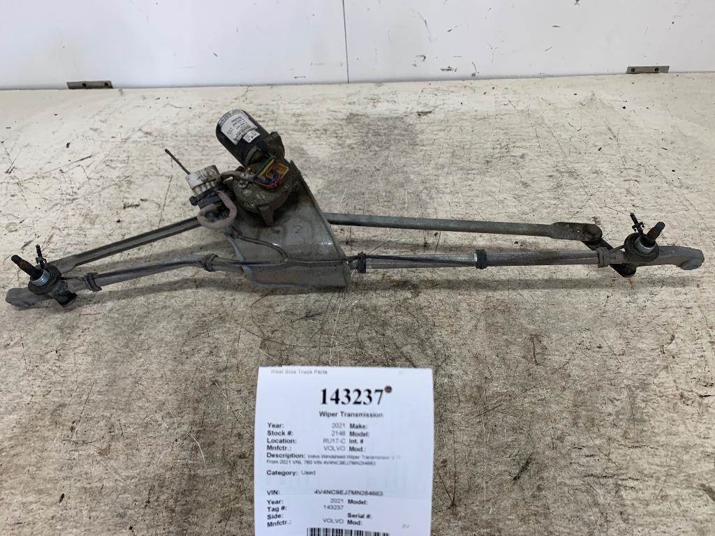 2021 Volvo 84724203 Windshield Wiper Transmission for a