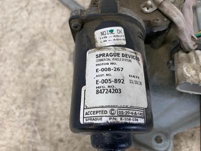 Volvo 84724203 Windshield Wiper Transmission for a Volvo VNL