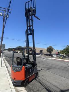 Toyota 8FBCU25 Cushion Tire Forklift - 5000lb Capacity