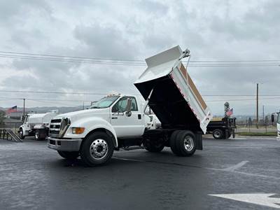 Ford F-650 Dump Truck - Cummins, Manual