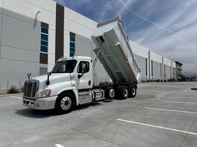 Freightliner Cascadia 125 Single Axle Dump Truck - Detroit, Automatic