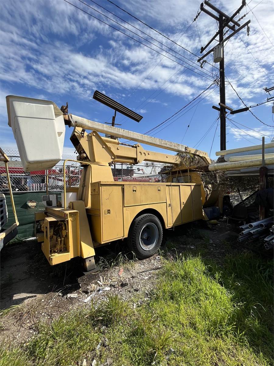 1981 GMC 7000 Forestry Bucket Truck Manual For Sale Los Angeles, CA