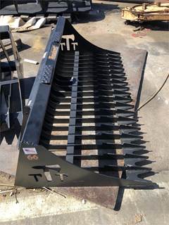 Tomahawk 66 INCH Rock Bucket