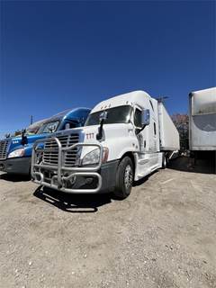 Freightliner Cascadia 125 Sleeper Semi Truck - Cummins, Automatic