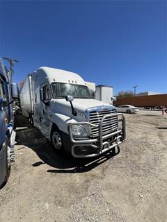 Freightliner Cascadia 125 Sleeper Semi Truck - Cummins, Automatic