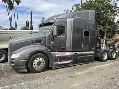 Peterbilt 579 Sleeper Semi Truck - Raised Roof Sleeper, Cummins, Automatic