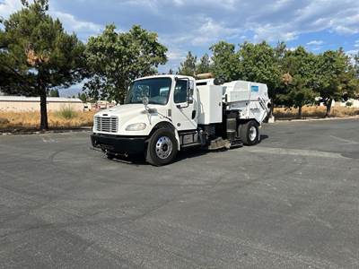 Freightliner M2 106 Sweeper Truck - Automatic