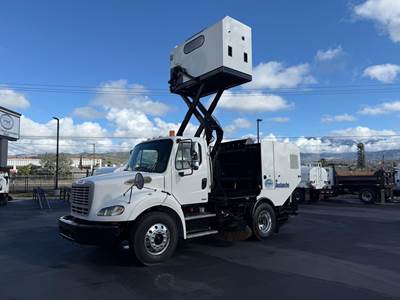 Freightliner M2 106 Sweeper Truck - Automatic