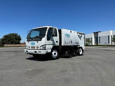 Isuzu NQR Sweeper Truck - Automatic