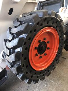 Bobcat 30 X 10-16 Tire