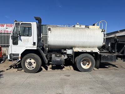 Ford CF8000 Water Truck - Automatic