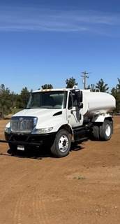 International DuraStar 4200 Water Truck