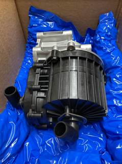 Volvo D13 Crankcase Ventilation Oil Separator 21122541