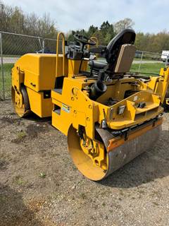2011 Caterpillar CB34 Asphalt Paver