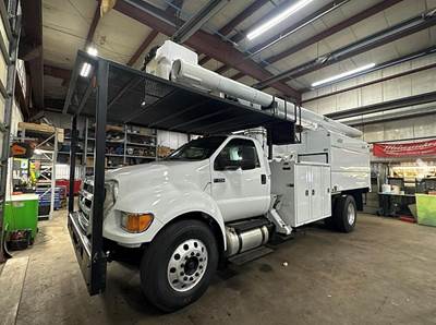 2013 Ford F-750 Boom / Bucket Truck