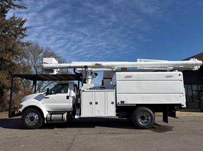 2015 Ford F-750 Boom / Bucket Truck