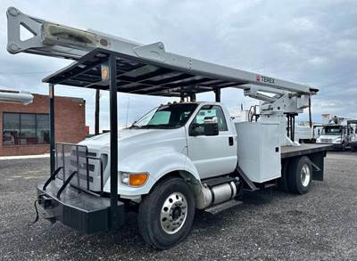 2013 Terex XT60 Boom / Bucket Truck on Ford F-750