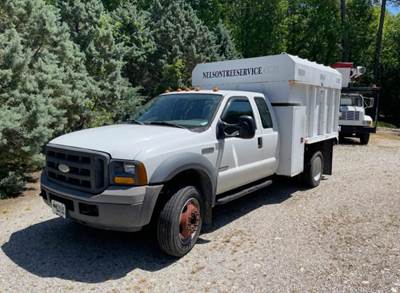 2005 Ford F-550 Chipper Truck