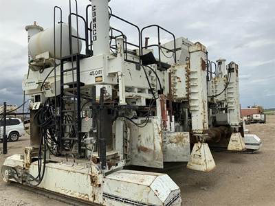 2003 GOMACO GP2600 Paver / Spreader