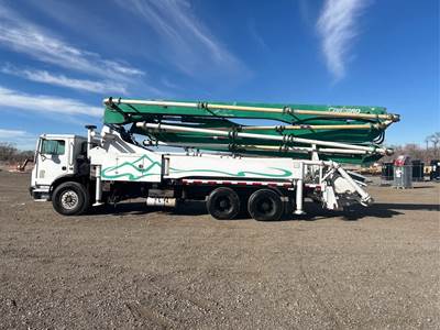 2004 Mack MR688S Concrete Pump Truck
