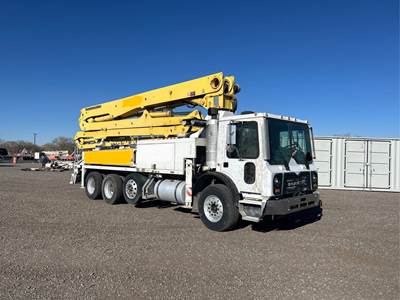 2009 Mack MRU613 Concrete Pump Truck - Putzmeister Concrete Pump