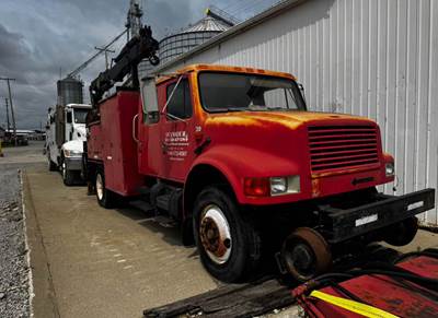 1990 International 4600 Crew Cab Crane Truck