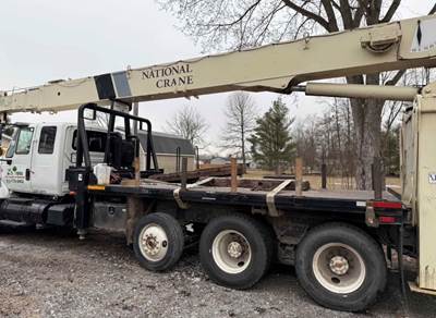 2006 National 900A Crane Truck