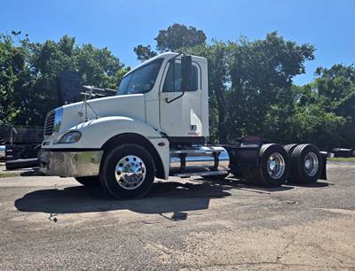 2006 Freightliner Columbia Day Cab Truck
