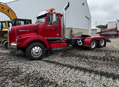 2001 Western Star 4600 Day Cab Truck